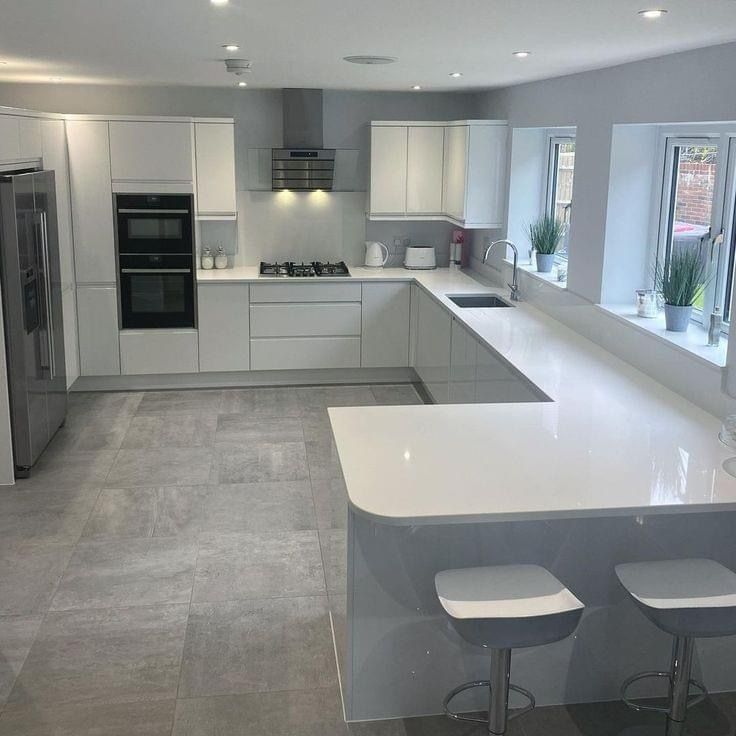 white kitchen cabinets