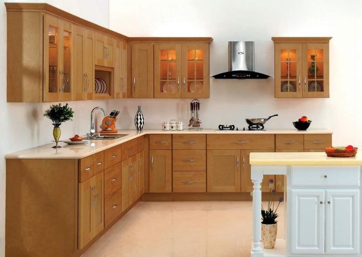 light wood kitchen cabinet design in a modern L-shaped kitchen